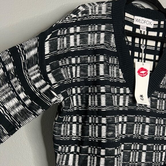 NWT‎ Wildfox Reese Ritzy Fringe Hem Sweater in Black and White V-Neck Size Large - Picture 7 of 11